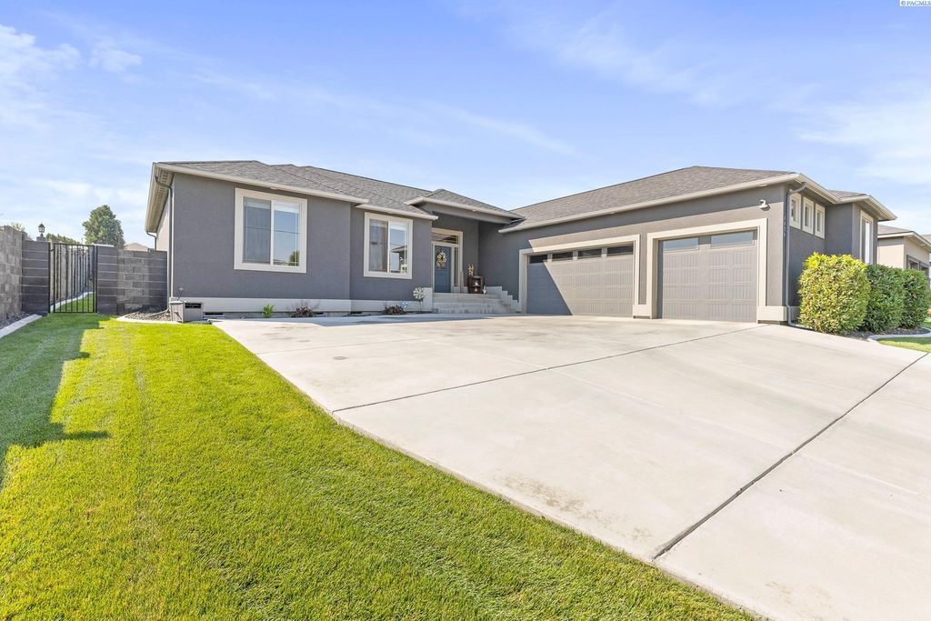 Photo of 4421 Rosencrans Rd, West Richland, WA 99353 (MLS # 291831)