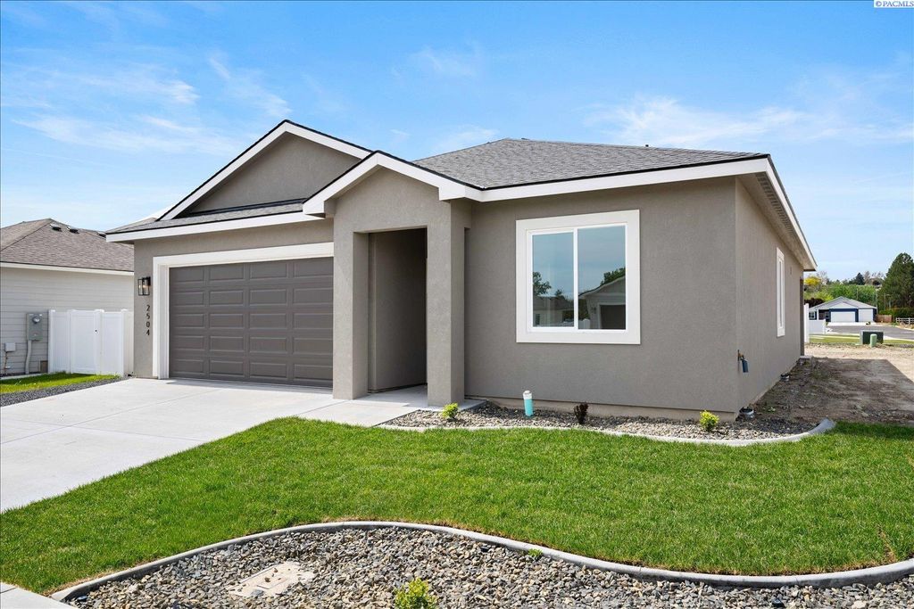 Photo of 2504 S Beech Street, Kennewick, WA 99337 (MLS # 292516)