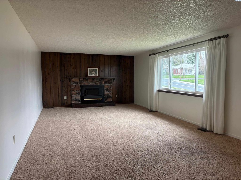 Photo of 315 N Division St, Palouse, WA 99161 (MLS # 291698)