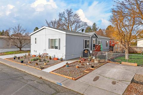 Photo of 31 Mercury Drive, Richland, WA 99352 (MLS # 290962)