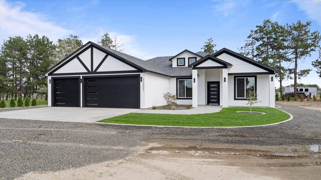 Photo of 215622 E Sr 397 Hwy, Kennewick, WA 99337 (MLS # 290372)