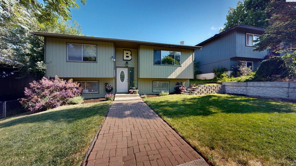 Photo of 220 E Cannon St, Palouse, WA 99161 (MLS # 284944)