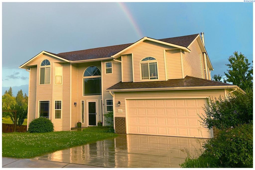 Photo of 1506 NW Canyon View Dr, Pullman, WA 99163 (MLS # 289695)