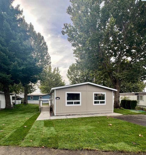 Photo of 3517 Road 84, #120j, Pasco, WA 99301 (MLS # 284674)
