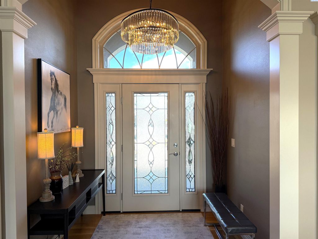 Photo of 421 Sundance Dr, Richland, WA 99352 (MLS # 291290)