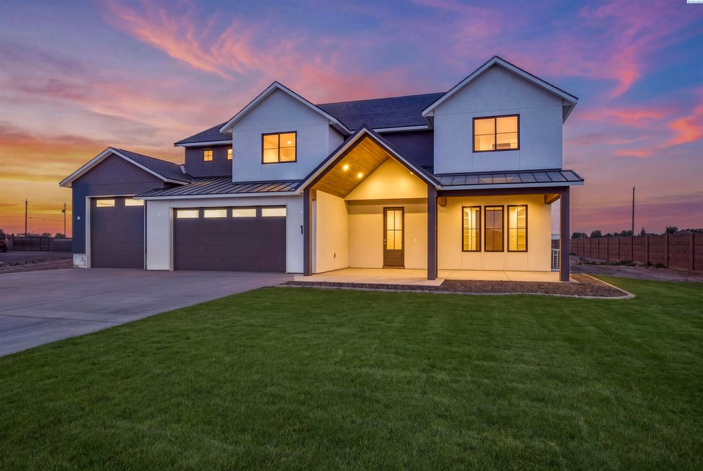 Photo of 1 Lily Lane, Pasco, WA 99301 (MLS # 292976)
