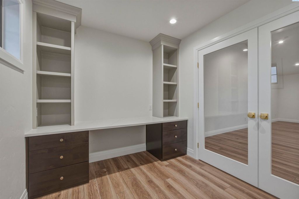 Photo of 1 Lily Lane, Pasco, WA 99301 (MLS # 292976)