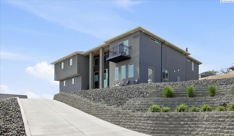 Photo of 4210 Orville Lp Loop, Pasco, WA 99301 (MLS # 292643)