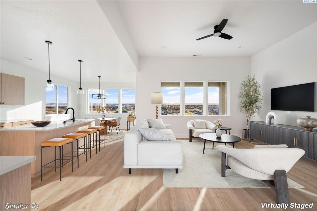 Photo of 6614 W 24th Ave #11, Kennewick, WA 99338 (MLS # 291768)