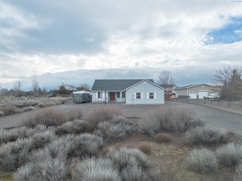 Photo of 5413 Norma Street, West Richland, WA 99353 (MLS # 290238)