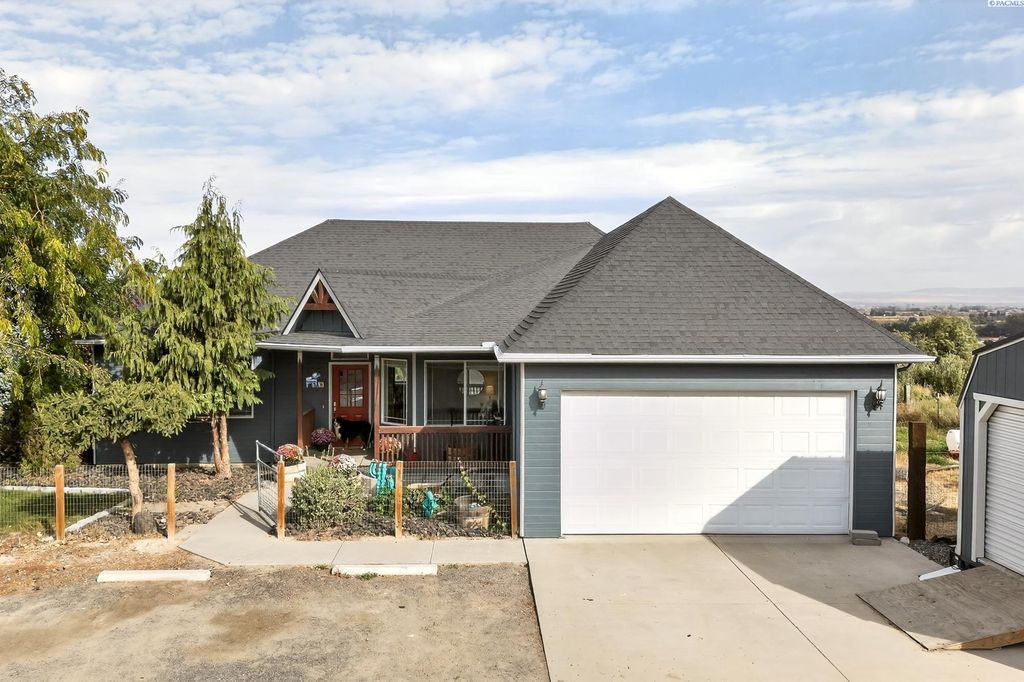 Photo of 315 Wells Gap Rd, Prosser, WA 99350 (MLS # 288217)