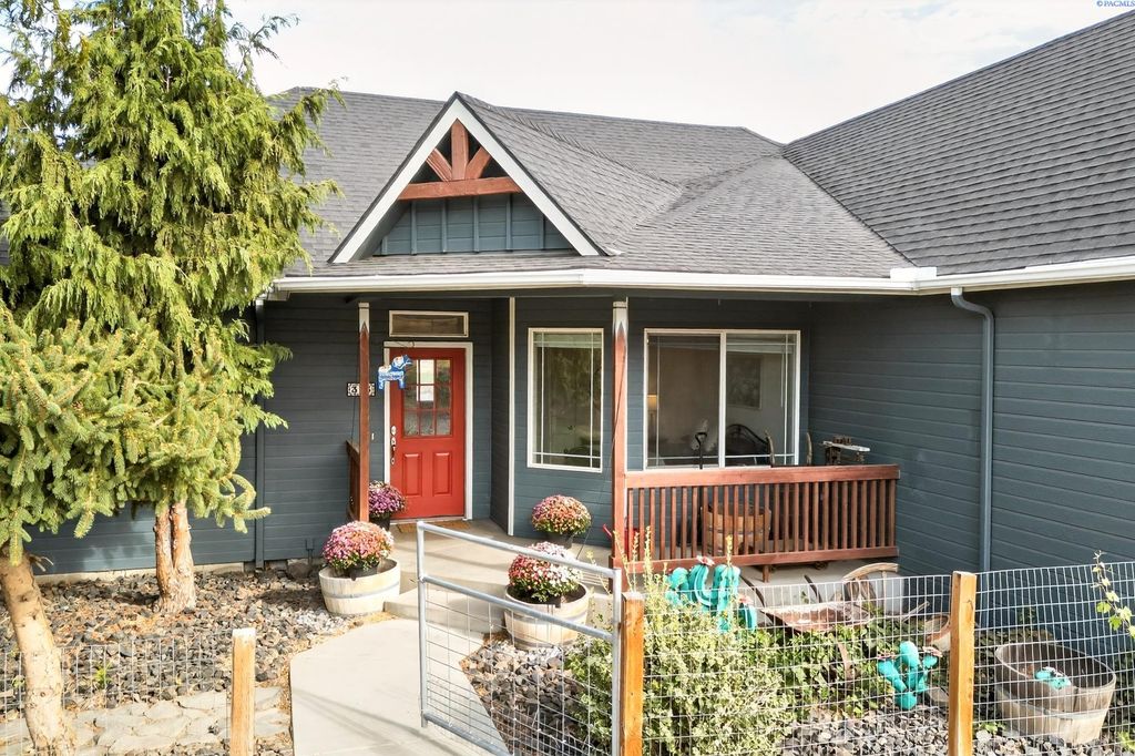 Photo of 315 Wells Gap Rd, Prosser, WA 99350 (MLS # 288217)