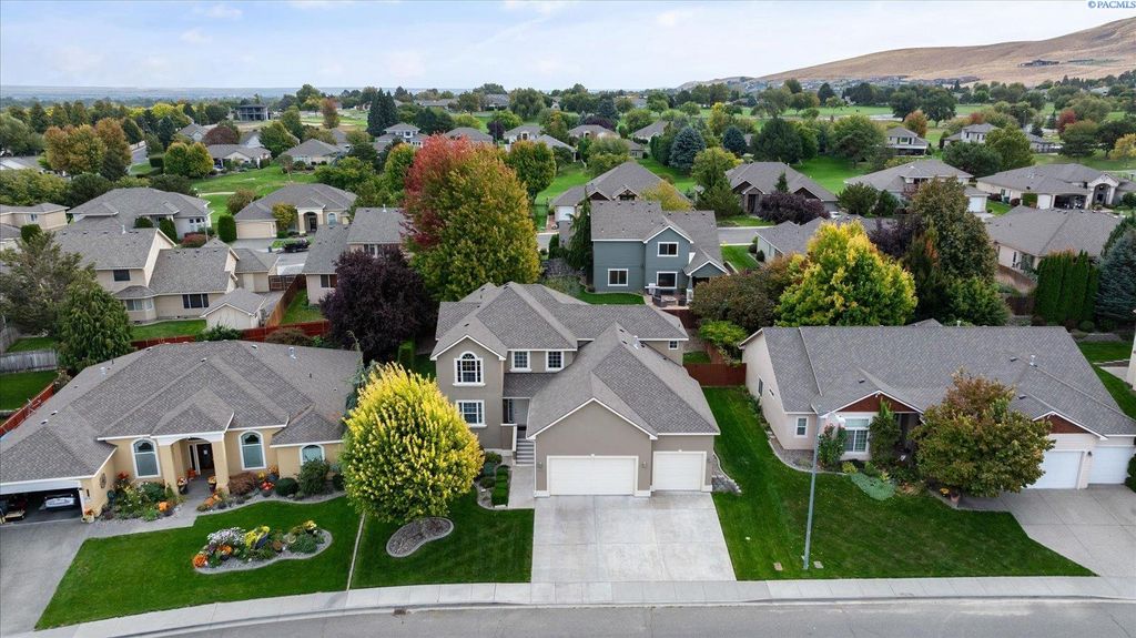 Photo of 3515 S Keller Street, Kennewick, WA 99337 (MLS # 288194)