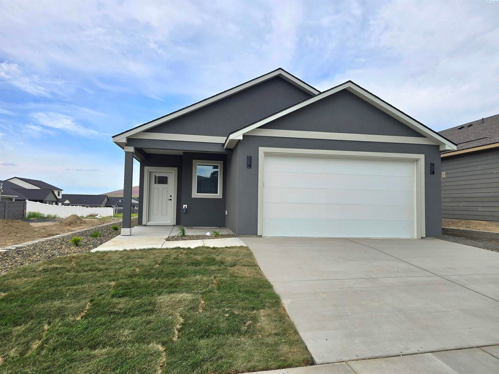 Photo of 3654 Nuthatch St. Lot 209, Richland, WA 99352 (MLS # 292719)