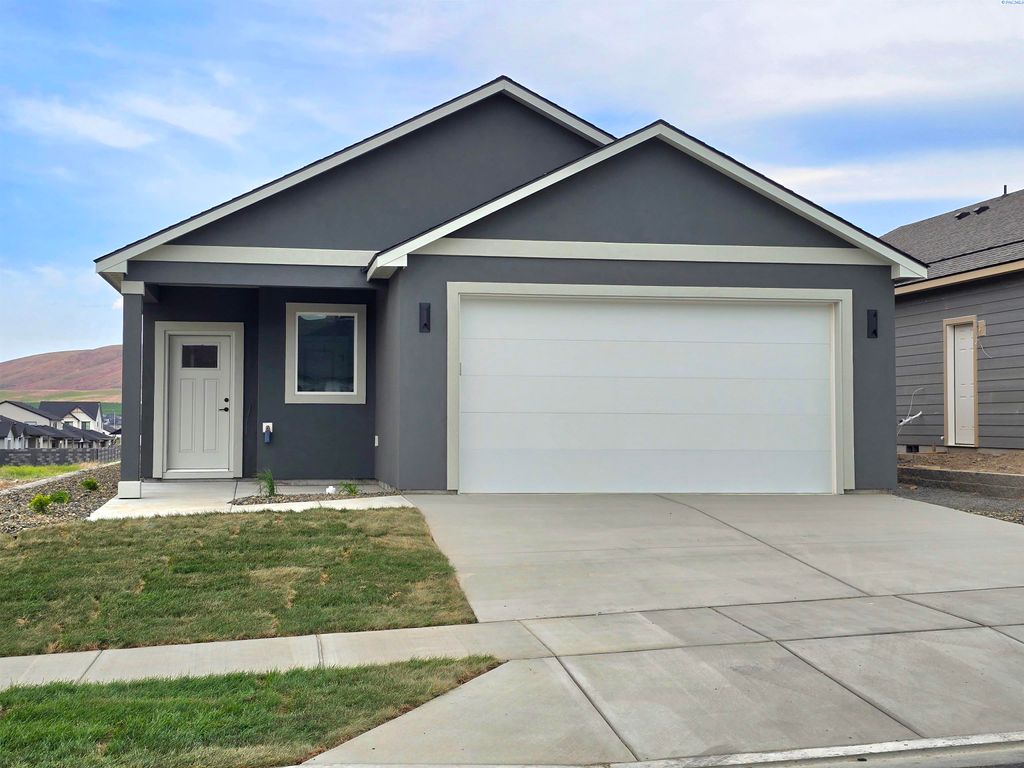 Photo of 3654 Nuthatch St. Lot 209, Richland, WA 99352 (MLS # 292719)