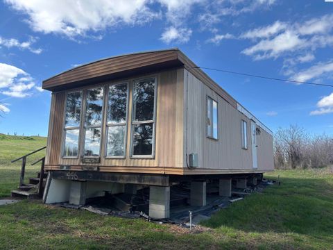 Photo of 201 S 10th St, Garfield, WA 99130 (MLS # 293697)