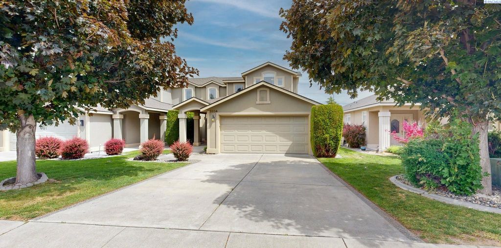 Photo of 3534 Waterford Street, Richland, WA 99352 (MLS # 293018)