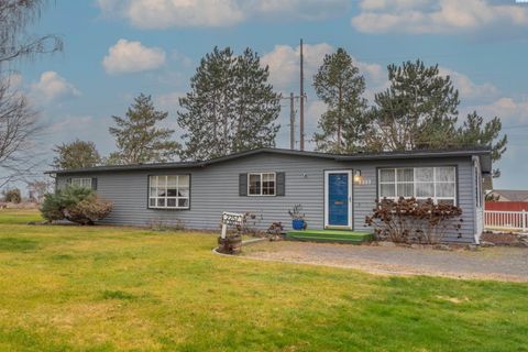 Photo of 2257 W Hwy 26 #1, Othello, WA 99344 (MLS # 289792)