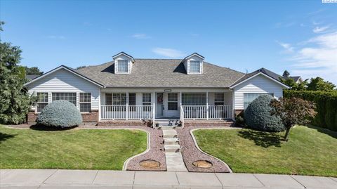 Photo of 3814 W 36th Ave, Kennewick, WA 99337 (MLS # 286760)