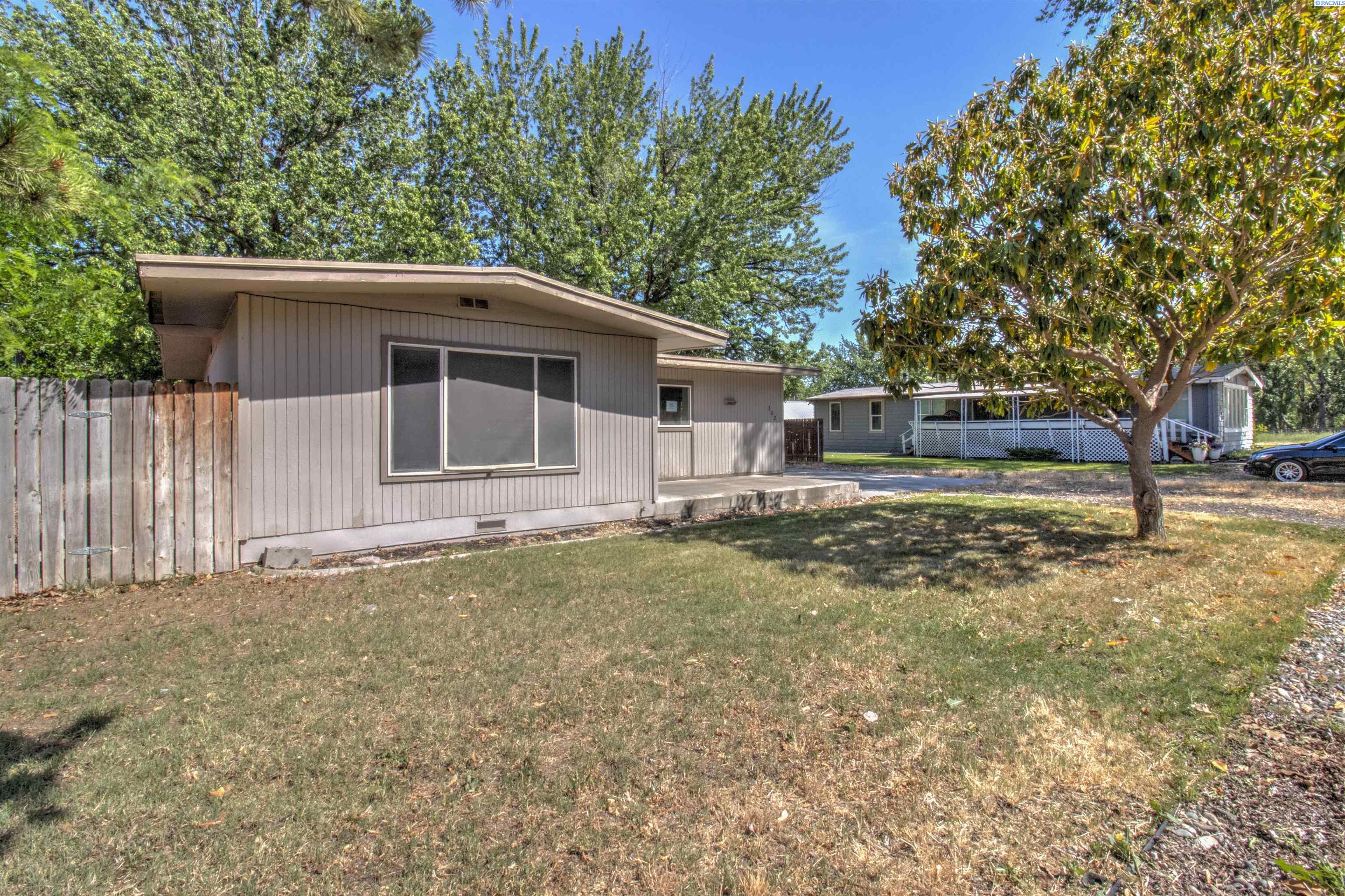 Photo 1 of 22 — 302 1st St, Benton City, WA 99320