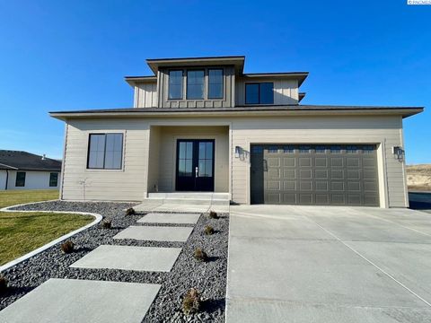 Photo of 2831 Savanna Avenue, Richland, WA 99352 (MLS # 288331)