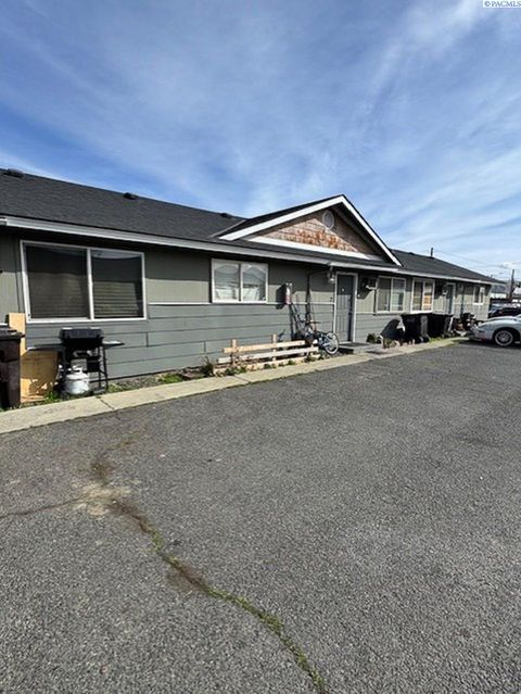 Photo of 301 W Perry Street, Yakima, WA 98902 (MLS # 291367)