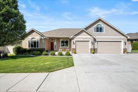 Photo of 412 S Georgia St, Kennewick, WA 99336 (MLS # 294590)