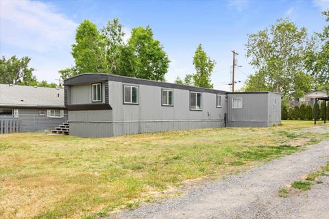 Photo of 1070 N 61st Ave, West Richland, WA 99353 (MLS # 293320)