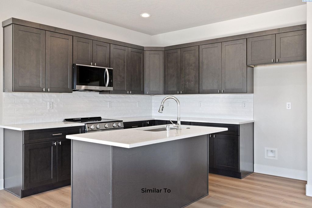 Photo of 206 N Dewberry Pl, Kennewick, WA 99336 (MLS # 291509)