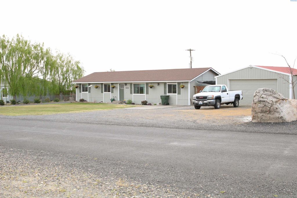 Photo of 46505 W Paterson Ave, Paterson, WA 99345 (MLS # 292069)