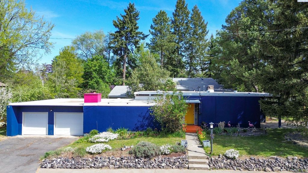 Photo of 845 SE Spring St, Pullman, WA 99163 (MLS # 292757)