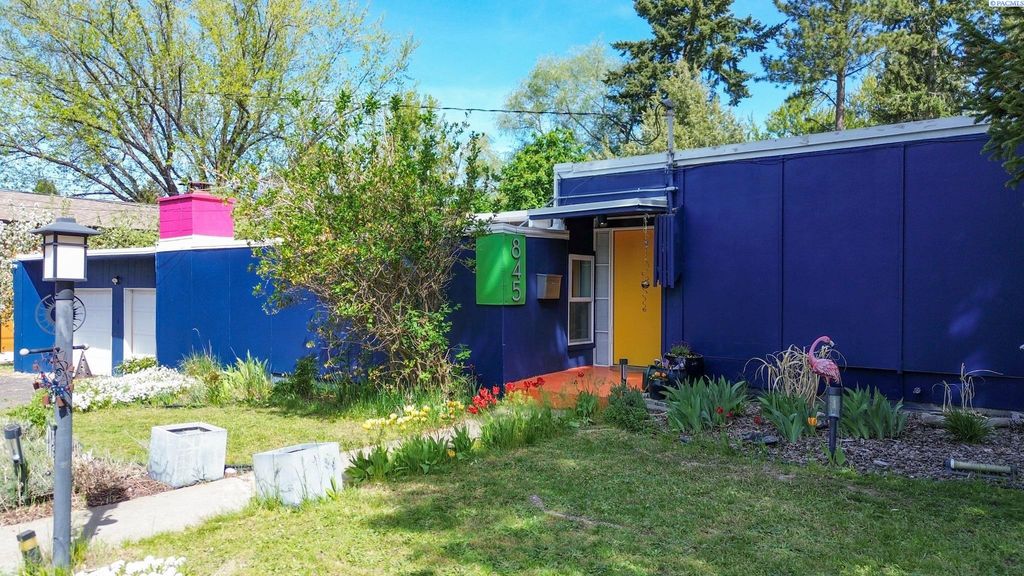 Photo of 845 SE Spring St, Pullman, WA 99163 (MLS # 292757)
