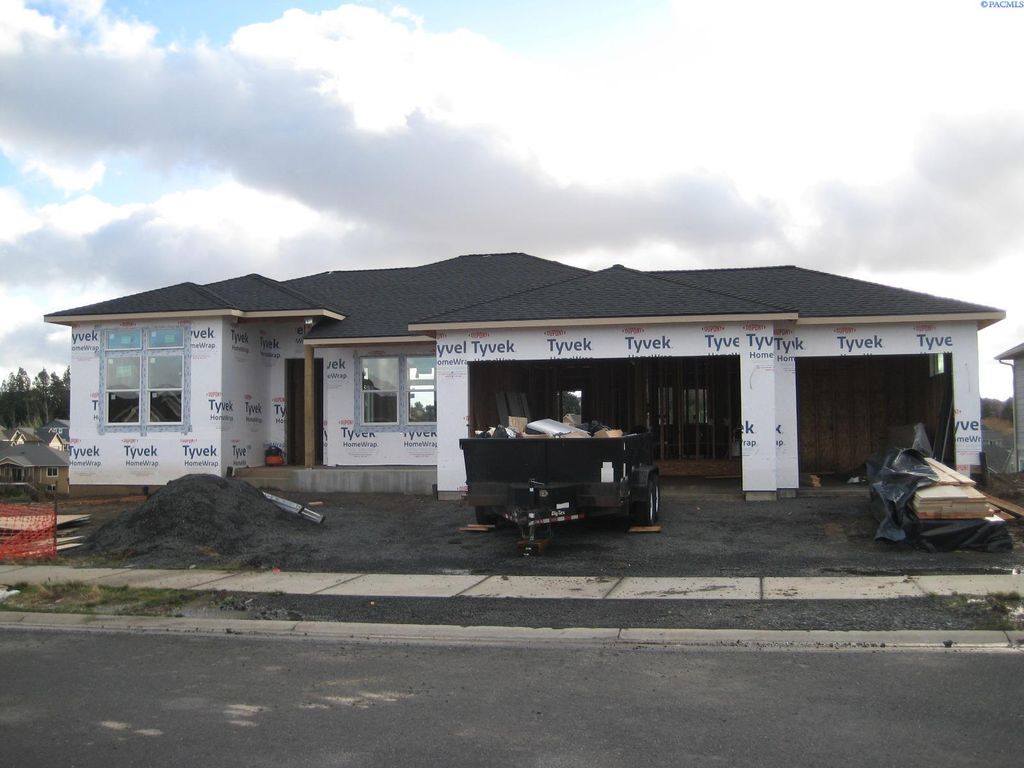 Photo of 965 SW Panorama Dr, Pullman, WA 99163 (MLS # 289460)