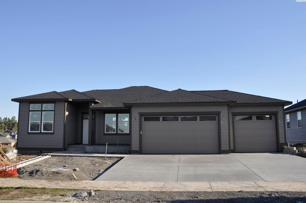 Photo of 965 SW Panorama Dr, Pullman, WA 99163 (MLS # 289460)