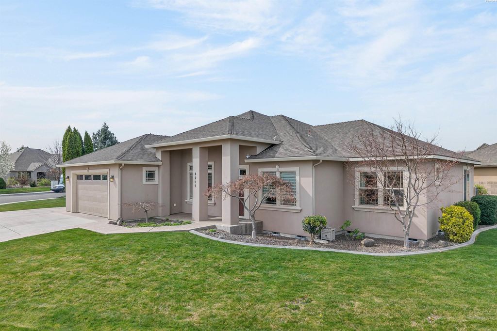 Photo of 4209 Norma Loop, West Richland, WA 99353 (MLS # 291542)