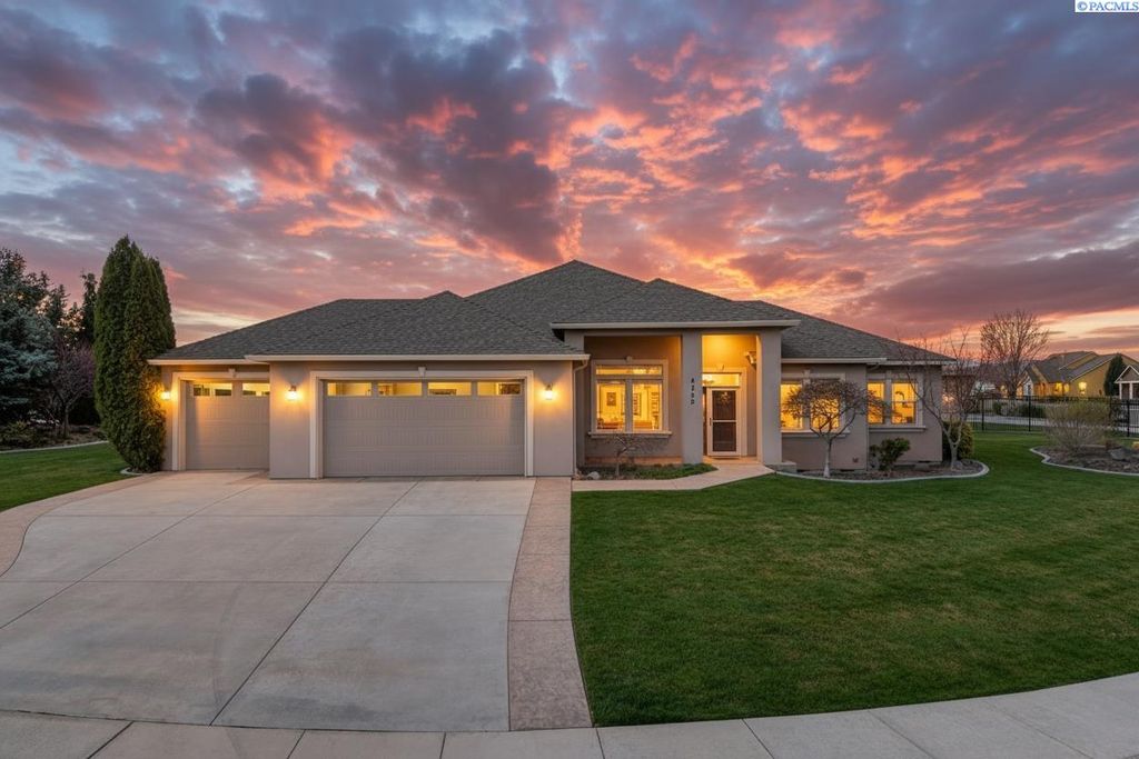 Photo of 4209 Norma Loop, West Richland, WA 99353 (MLS # 291542)