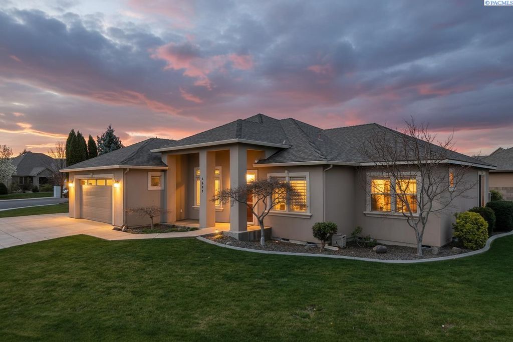 Photo of 4209 Norma Loop, West Richland, WA 99353 (MLS # 291542)