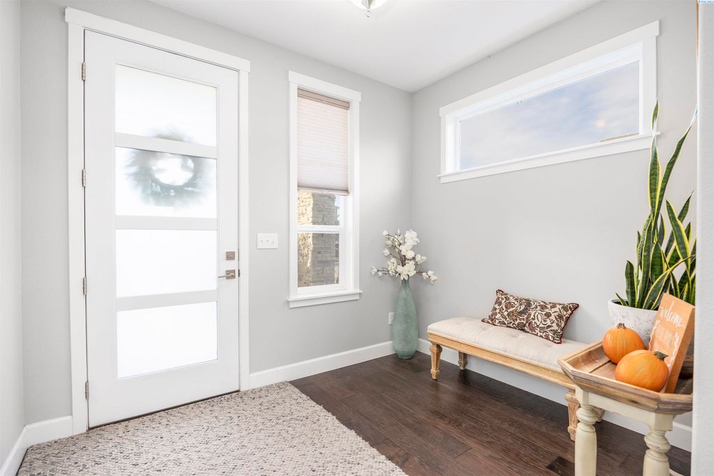 Photo of 9813 Coho Ct, Pasco, WA 99301 (MLS # 290028)