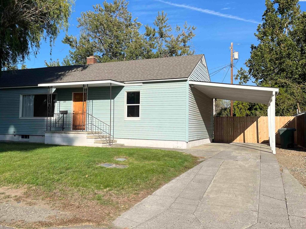 Photo of 222 Casey Ave, Richland, WA 99352 (MLS # 288313)
