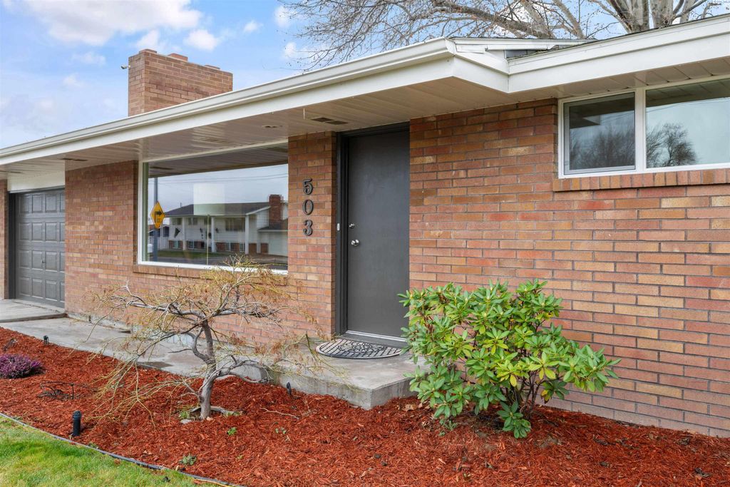 Photo of 503 W 27th Ave, Kennewick, WA 99337 (MLS # 291283)