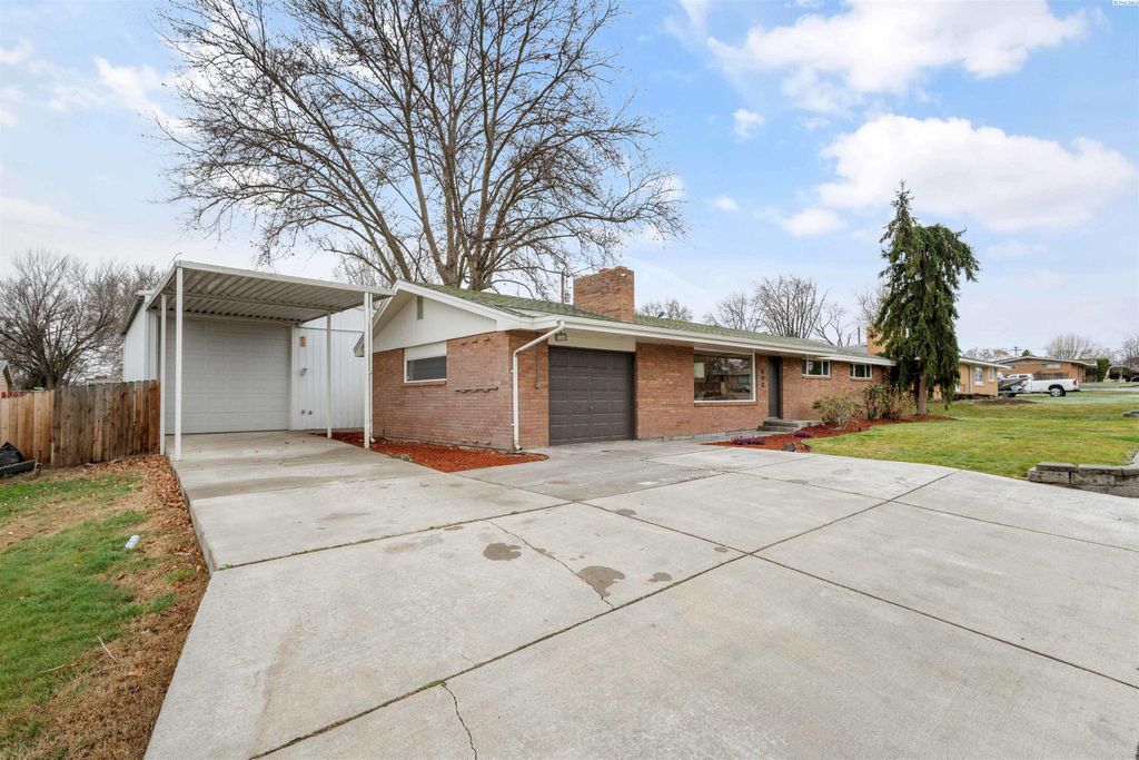 Photo of 503 W 27th Ave, Kennewick, WA 99337 (MLS # 291283)