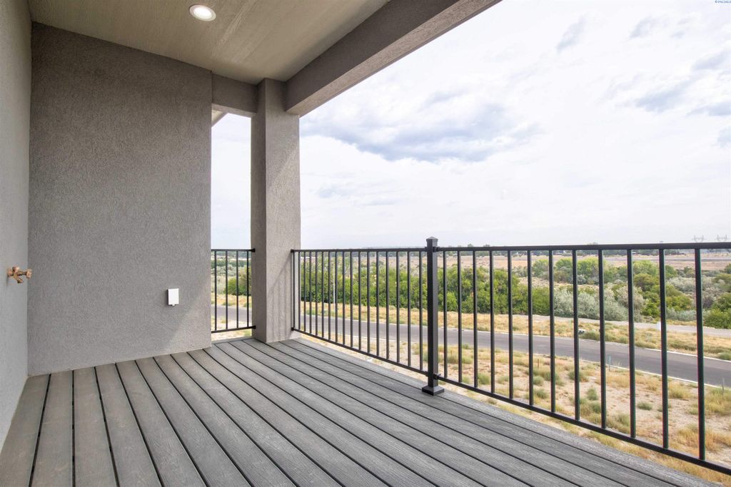 Photo of 791 Rio Vista Loop #Lot22, Richland, WA 99352 (MLS # 290226)