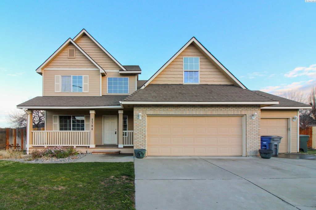 Photo of 1784 Rowan Court, Richland, WA 99352 (MLS # 289531)