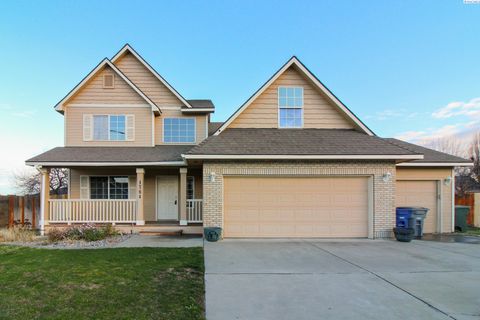 Photo of 1784 Rowan Court, Richland, WA 99352 (MLS # 289531)