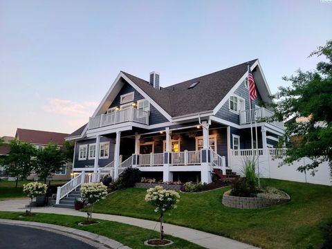 Photo of 1027 SW Ryan Ct, Pullman, WA 99163 (MLS # 290567)