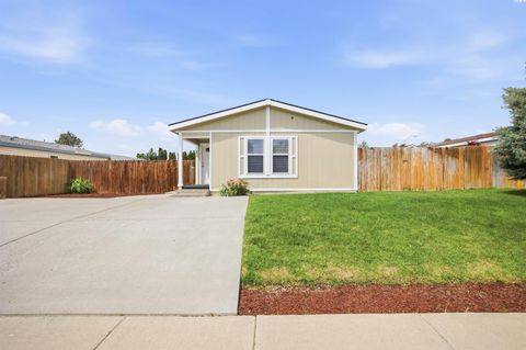 Photo of 436 N Douglas Ave, Pasco, WA 99301 (MLS # 292954)
