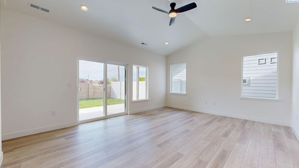 Photo of 4561 Grove Court, West Richland, WA 99353 (MLS # 291996)