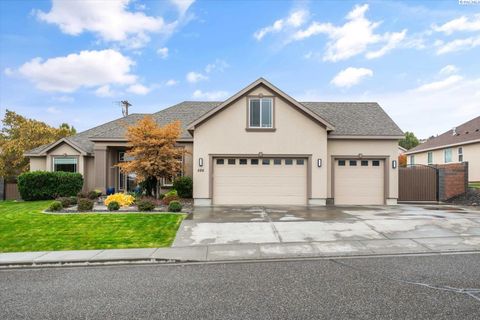 Photo of 586 Lodi Loop, Richland, WA 99352 (MLS # 288857)