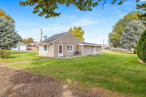 Photo of 1709 Rd 56, Pasco, WA 99301 (MLS # 288003)