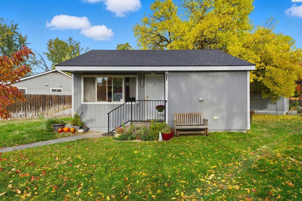 Photo of 1314 Potter Ave, Richland, WA 99354 (MLS # 288448)